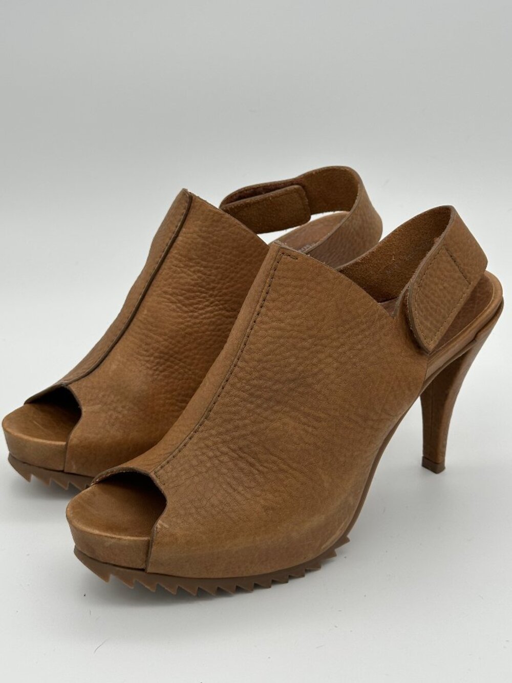 Pedro Garcia Tan Pebbled Leather Slingback Platform Heels Size 10 EU 40